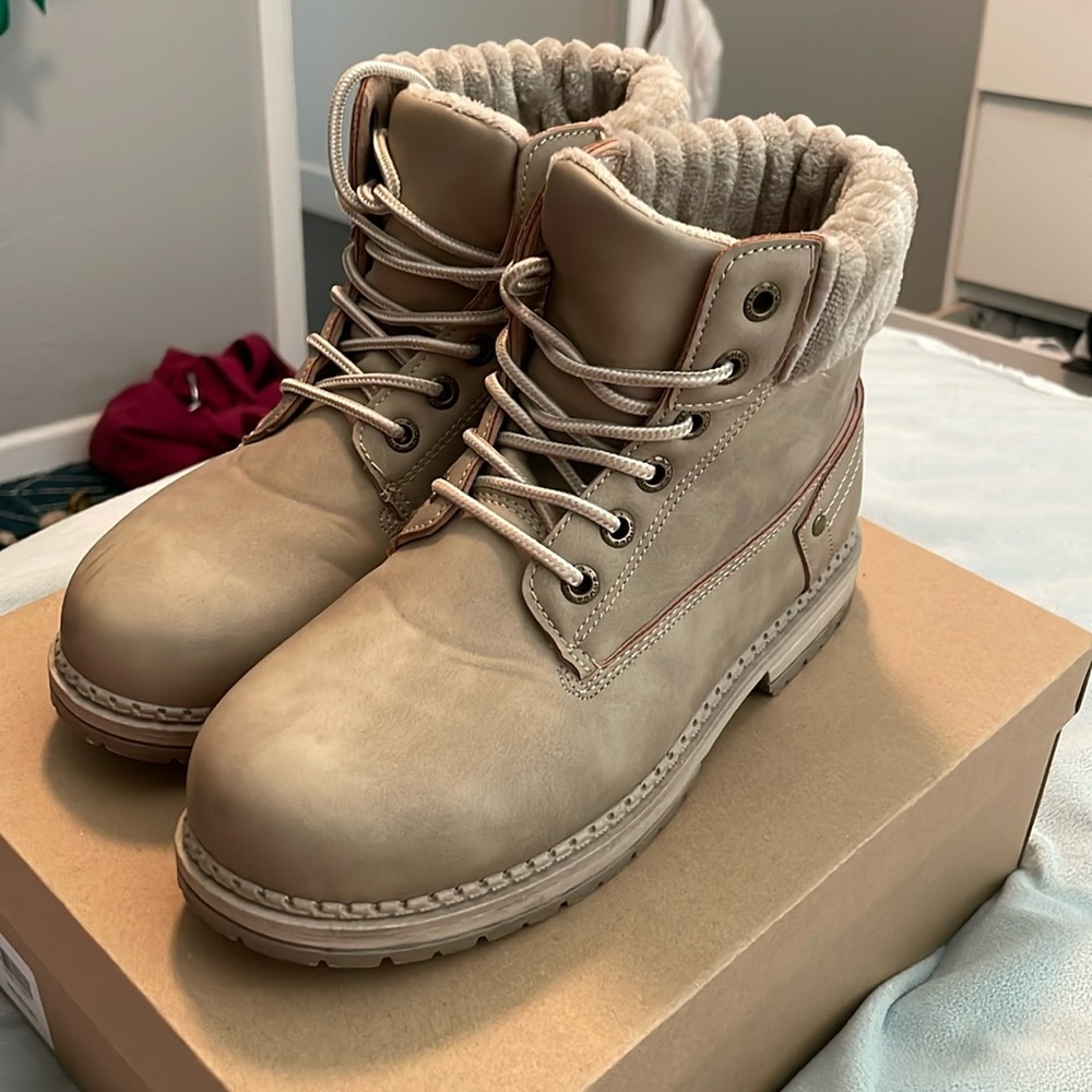 Women’s dirty laundry boots